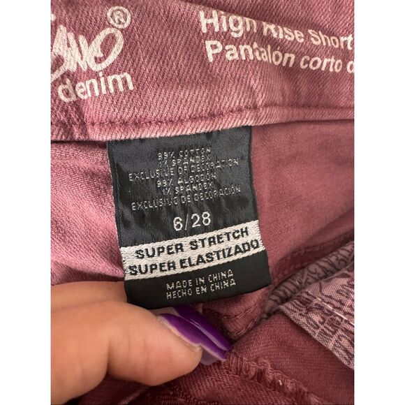 Massimo Denim High Rise Shorts Size 6/28 Burgundy Lace Hem Super Stretch - Picture 3 of 8
